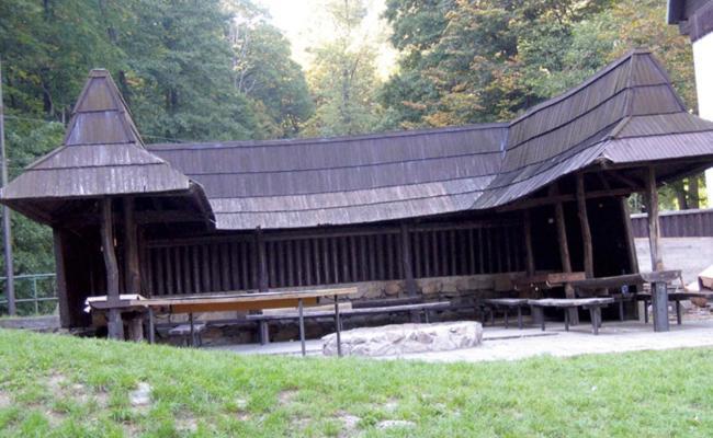 Horsky Hotel Eva Svätý Jur Екстериор снимка