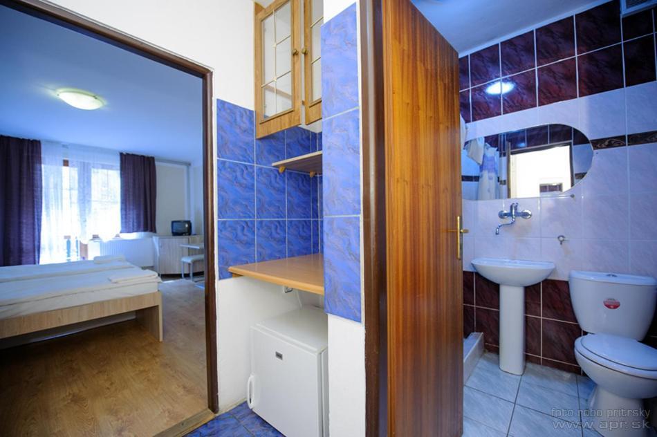 Horsky Hotel Eva Svätý Jur Екстериор снимка